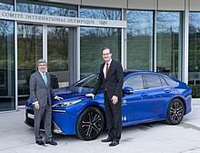 Thomas Bach, Präsident des IOC und Christian Künstler, Managing Director der Toyota AG